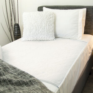 Conni Bed Pad WHITE with tuck ins
